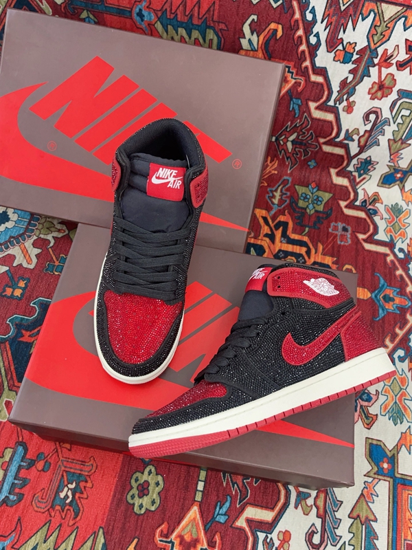 ナイキ靴正面デザイン